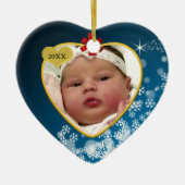 Red Bow Snowy Blue Baby's First Christmas Heart Keramikornament (Vorne)
