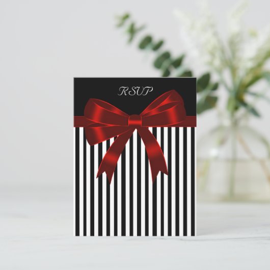 Red Bow Wedding RSVP Card Karte (Stehend Vorderseite)