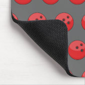 Red Bowling Ball Pattern Mousepad (Ecke)