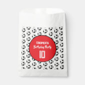 Red Boy Soccer Birthday Party Geschenktütchen (Vorderseite)