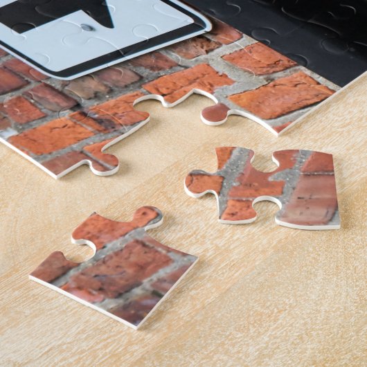 Red Brick Wall & One Way Sign Puzzle (Seite)