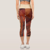 Red Brown Tan Abstrakter Personalisierter Name Capri Leggings (Rückseite)