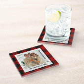 Red Buffalo Kariert- und Persönlichkeitsname und F Glasuntersetzer (Schrägansicht)