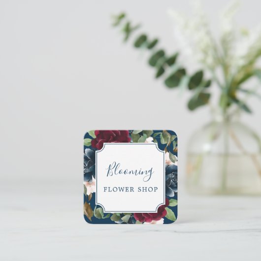 Red Burgundy & Blue Elegante Blume Quadratische Visitenkarte (Stehend Vorderseite)