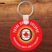 Red CANADA Flag 2024 INSGESAMT SOLAR ECLIPSE Souve Schlüsselanhänger (Rückseite)
