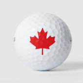Red Canadian Maple Leaf unter kanadischer Flagge Golfball (Vorderseite)