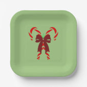Red Candy Canes with Pine Needles & Bow Pappteller (Vorderseite)