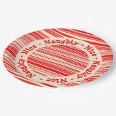 Red Candy Stripes Naughty Nice Christmas Pappteller (Schrägansicht)