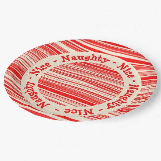 Red Candy Stripes Naughty Nice Christmas Pappteller (Schrägansicht)