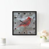 Red cardinal in Winter Quadratische Wanduhr (Zuhause)