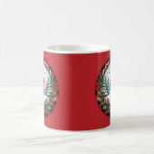 Red Cardinal with Holly Berries Kaffeetasse (Mittel)