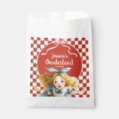 Red Checkered Alice in ONEDERLAND 1st Birthday Geschenktütchen (Vorderseite)