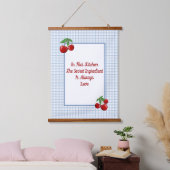 Red Cherries on Blue Checked Print Kitchen Wandteppich Mit Holzrahmen (Schlafzimmer)
