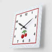 Red Cherry auf Blue Stripes Quadratische Wanduhr (Winkel)