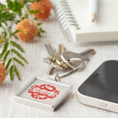 Red Chic Damask Premium Schlüsselanhänger (Seite)