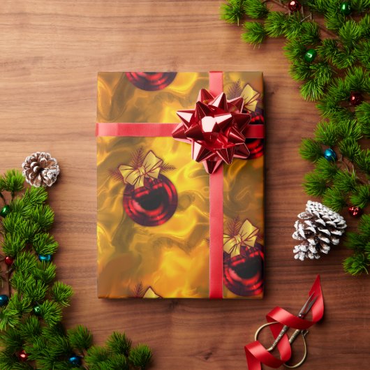 Red Christmas Baubles auf Gold Geschenkpapier (Feiertagsgeschenk)