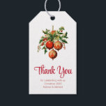 Red Christmas Baubles mit Holly Festive Vielen Dan Geschenkanhänger<br><div class="desc">Weihnachtsgeschenktafeln mit einer Vintagen Style-Illustration. 3 rote Weihnachtsbaumbläschen umgeben von grünen Heiligen und Beeren. Stilvolles Retro-Design.</div>