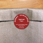 Red Christmas Business Round Shape Sticker<br><div class="desc">Frohe Weihnachten! Einer der bekanntesten Feiertage des Jahres. Es ist auch eine der besten Jahreszeiten für Werbung für Ihr Unternehmen. Rundform Aufkleber mit fröhlichen Weihnachtsgrüßen, Ihrem Firmennamen und weiteren Informationen über Ihr Unternehmen. Sie können es als Zubehör für Ihr Produktverpackungsmaterial verwenden, um Ihren Produktnamen zu fördern. Sie können es auch...</div>
