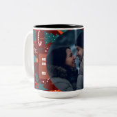 Red Christmas Mug with Custom Photo Festive Zweifarbige Tasse (Vorderseite Links)