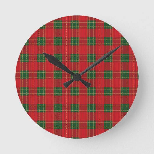 Red Christmas Plaid Pattern | Cozy Holiday Design Runde Wanduhr (Vorderseite)