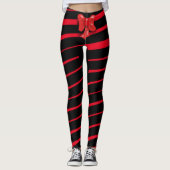 RED CHRISTMAS RIBBON UND BODEN AUF SCHWARZ LEGGINGS (Vorderseite)