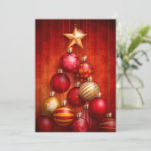 Red Christmas Tree Ornaments Feiertagskarte (Stehend Vorderseite)