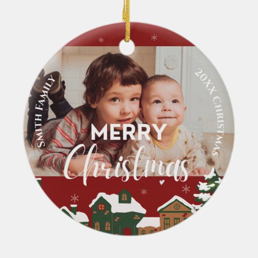 Red Christmas Village Custom Family Foto Keepake Keramik Ornament (Hinten)