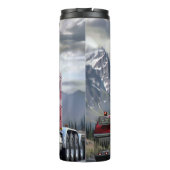 Red Chrome Semi Truck Mountain Road Thermosbecher (Rückseite)