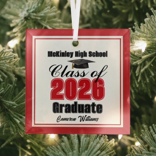 Red Class of 2026 Graduation Custom Christmas Ornament Aus Glas (Insitu)