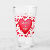Red Confetti Hearts Personalisiert Glas (Vorderseite)