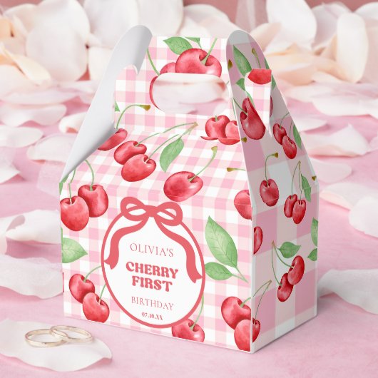 Red Coquette Bow Cherry First Birthday Party Geschenkschachtel (Hochzeit)