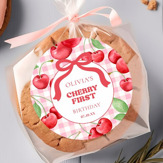 Red Coquette Bow Cherry First Birthday Party Runder Aufkleber