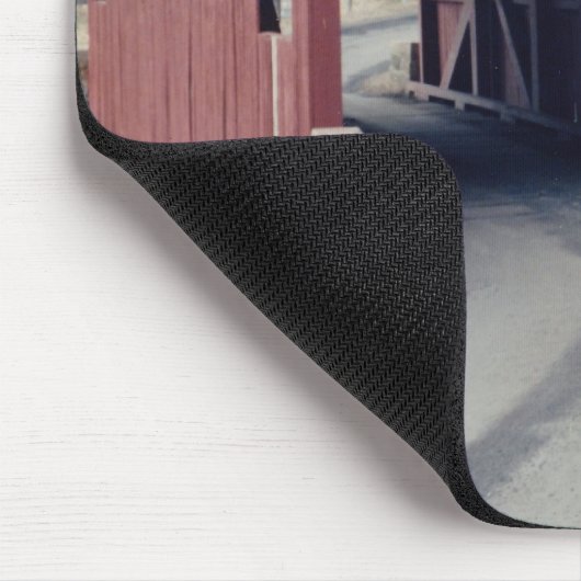 Red Covered Bridge Mousepad (Ecke)