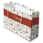 Red Cream Boho Woodland Winterberry Monogram Name Große Geschenktüte (Vorderseite Schrägansicht)