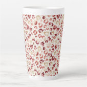 Red Cream Leopard Animal Print Birthday Milchtasse (Vorderseite)