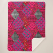 Red Crimson Colorful Patchwork Sherpadecke (Vorderseite)