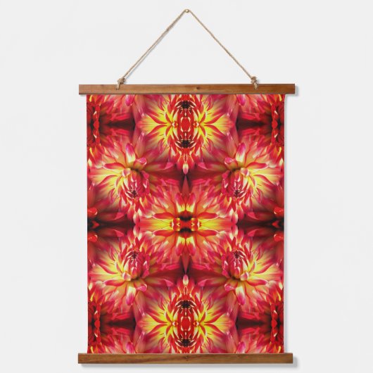 Red Dahlia Flower Abstract Nature Pattern  Wandteppich Mit Holzrahmen (Vorderseite)