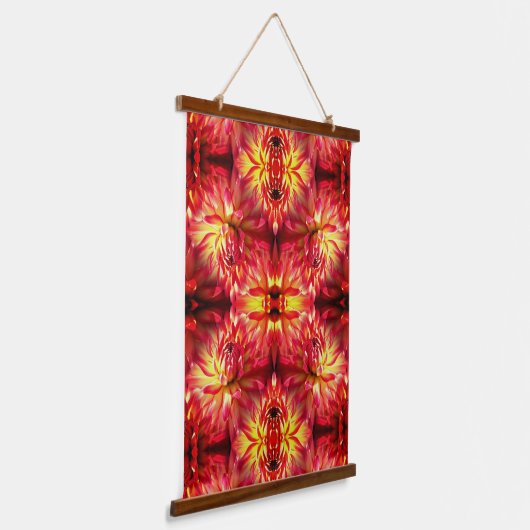 Red Dahlia Flower Abstract Nature Pattern  Wandteppich Mit Holzrahmen (Gewinkelt)