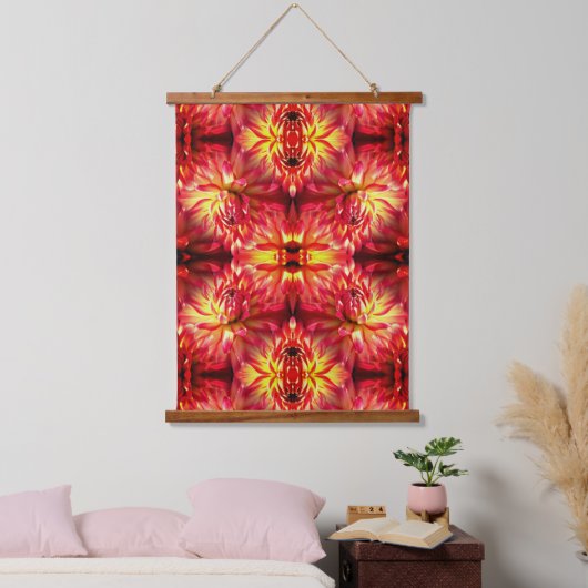 Red Dahlia Flower Abstract Nature Pattern Wandteppich Mit Holzrahmen (Schlafzimmer)