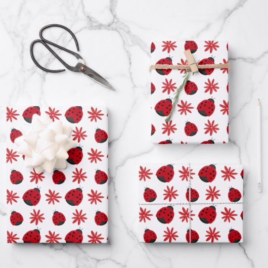 Red Daisy Ladybug Pattern Geschenkpapier Set (Vorderseite)