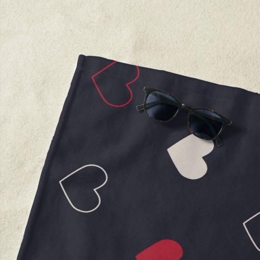 Red & dark Heart Seamless Pattern Cute Minimal Strandtuch (Beispiel)