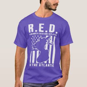 RED Denken Sie an alle, die im Atlantik eingesetzt T-Shirt