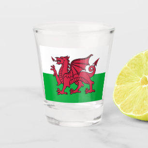 Red Dragon Celtic Flag Wales & Welsh Schnapsglas