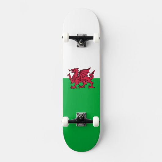 Red Dragon Celtic Flag Wales & Welsh Skateboard (Vorderseite)
