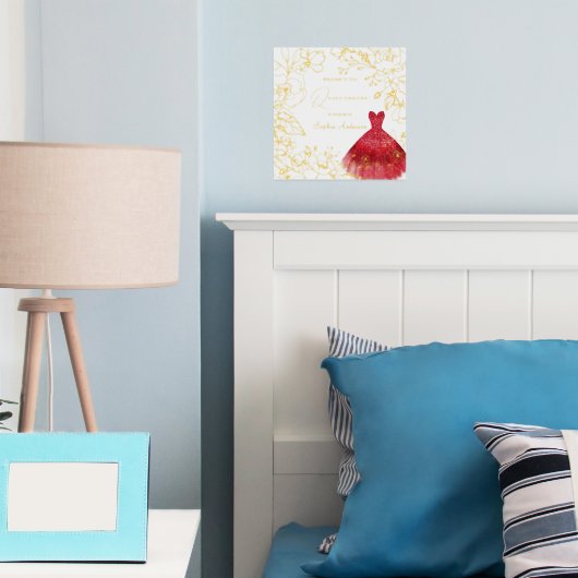 Red Dress Gold Floral Blätter Quinceanera Gold Foliendrucke (In Situ (Schlafzimmer))