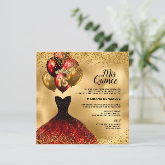 Red Dress Gold Glitzer Crown Mis Quinceañera Einladung (Stehend Vorderseite)