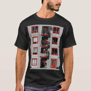 Red Facade Zuidoost Balcony Gebäude Fotografie T-Shirt