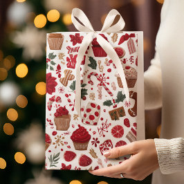 Red Festive Christmas Pattern | Gift Bag Mittlere Geschenktüte