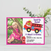 Red Fire Truck Happy Fireman Niedlicher Cartoon Ze Einladung (Stehend Vorderseite)