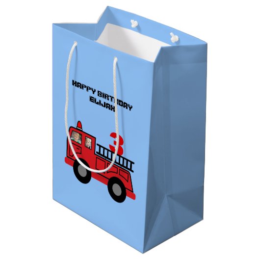 Red Fire Truck Kid's Birthday Foto Custom Mittlere Geschenktüte (Rückseite Schrägansicht)